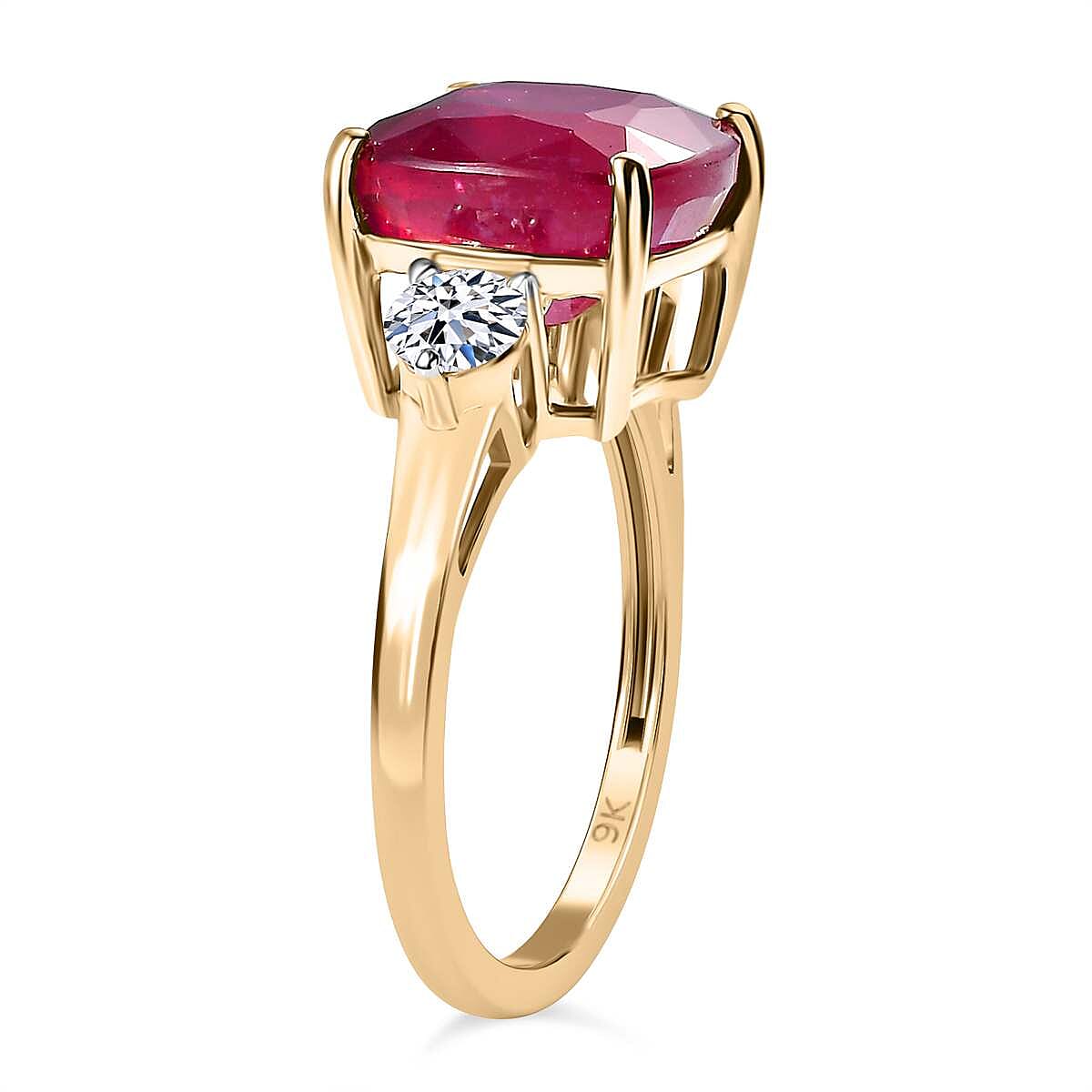 9K Yellow Gold Ruby & Lab Grown Diamond (VS-EF) Ring 9.58 Ct Gold Wt 2.81 Grms