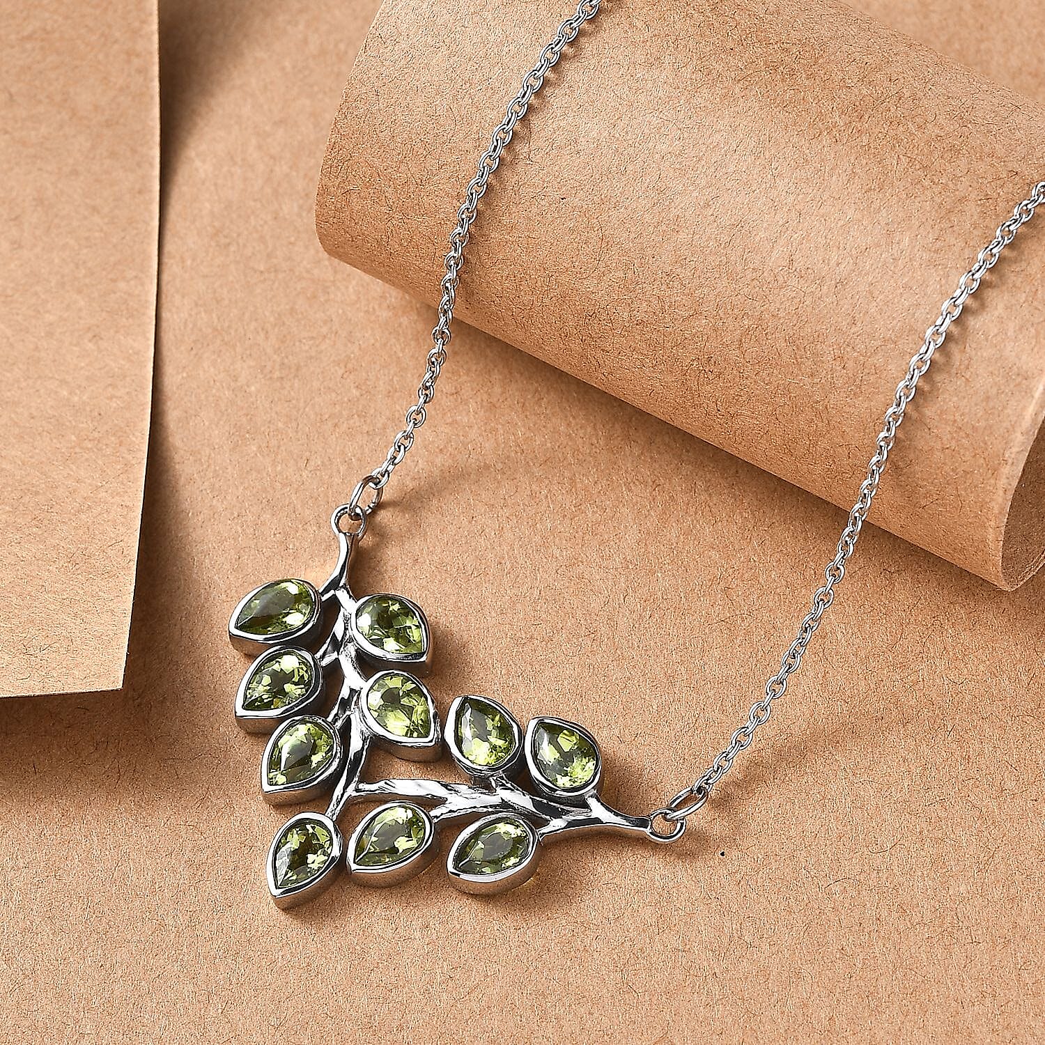 Peridot  Necklace (Size - 20) in Silver Tone 4.58 Ct.