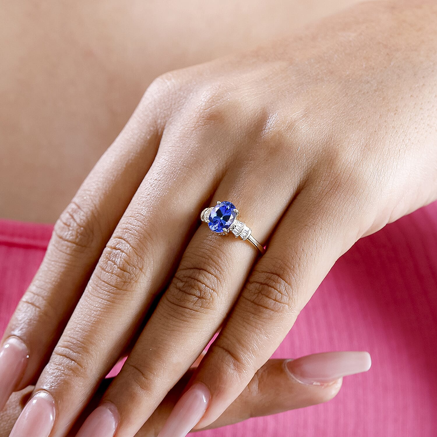 Collectors Edition 9K Yellow Gold Tanzanite & White Diamond  Ring 1.85 ct