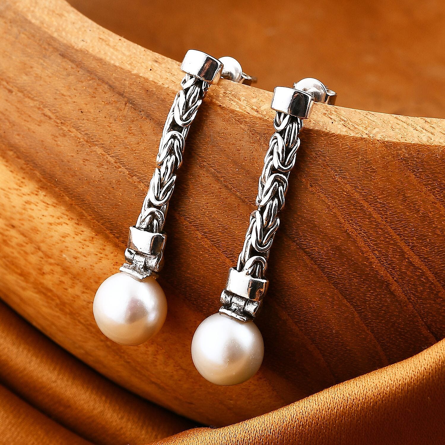 Royal Bali - Edison Pearl Borobudor Earrings With Push Back in Sterling Silver 16.08 Ct. Royal Bali - Edison Pearl Borobudor Earrings With Push Back in Sterling Silver 16.08 Ct.