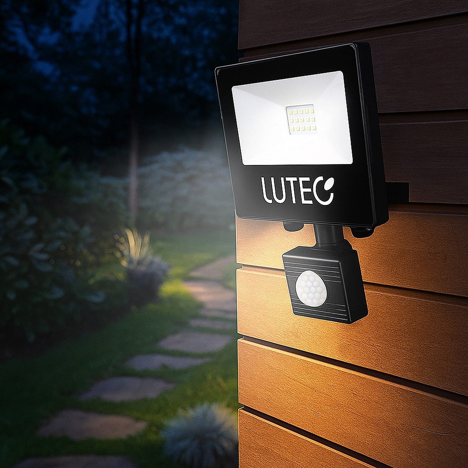 Lutec Tec10 Pir Hard Wired Low Glare Louvre Wall Light Integrated LED IP65 - 900 LUMEN