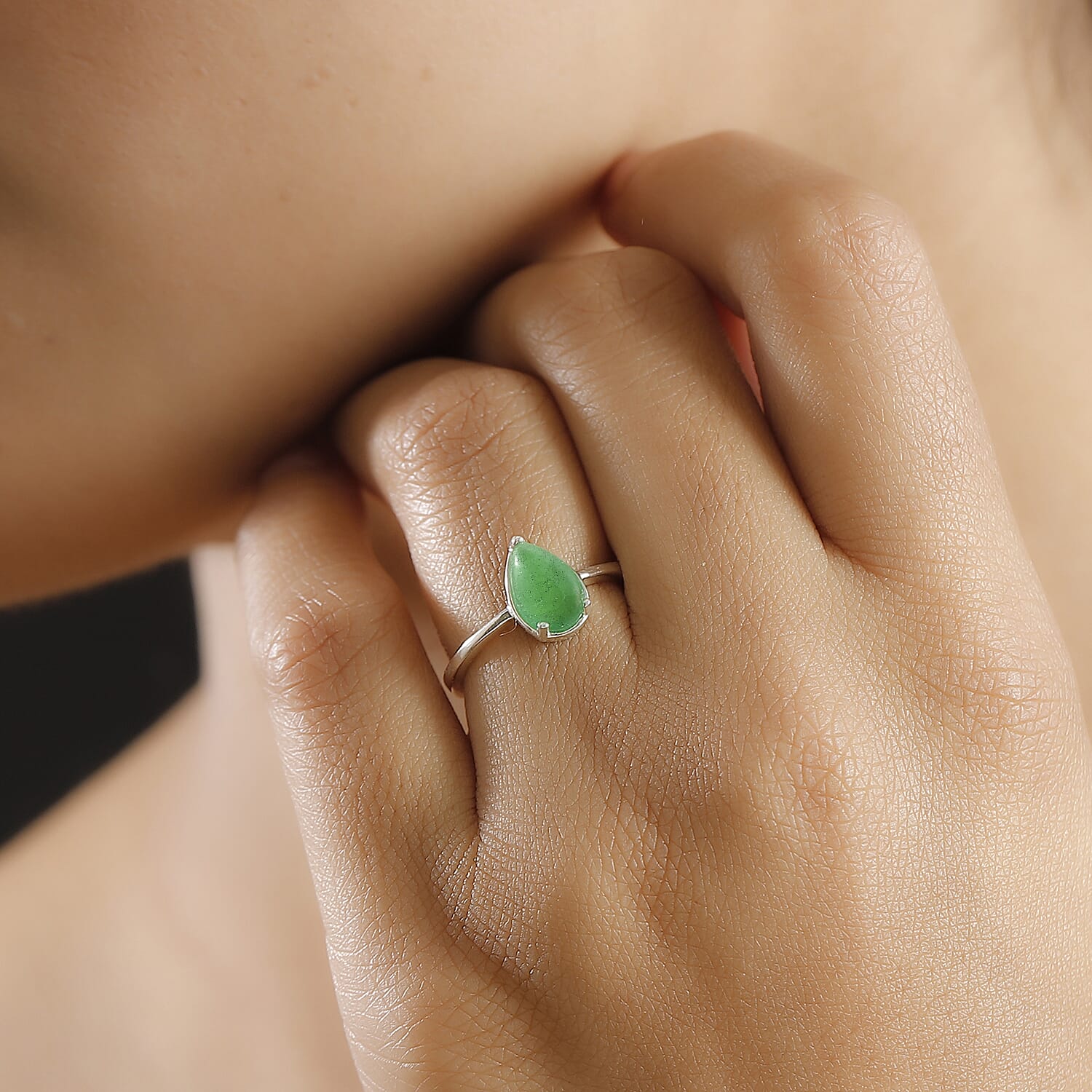 Green Jade Ring in Sterling Silver 1.76 Ct.