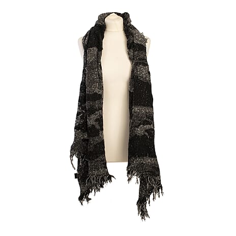 Winter Essential - Soft and cozy Scarf - Dark Grey