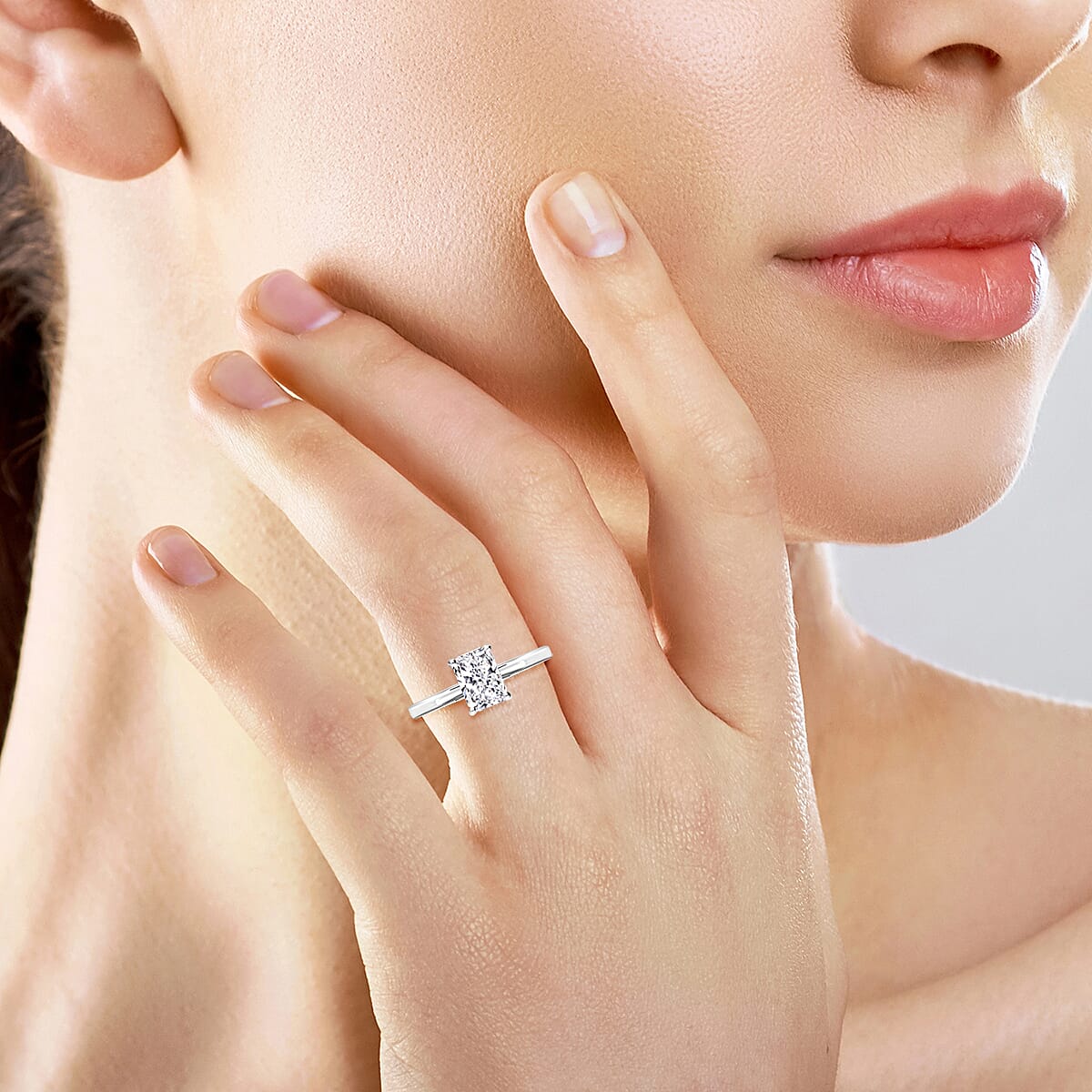 Luxuriant Diamond - 950 Platinum SGL Certified (2 Carat) Lab Grown Diamond (VS-G-H) Solitaire Ring Luxuriant Diamond - 950 Platinum SGL Certified (2 Carat) Lab Grown Diamond (VS-G-H) Solitaire Ring