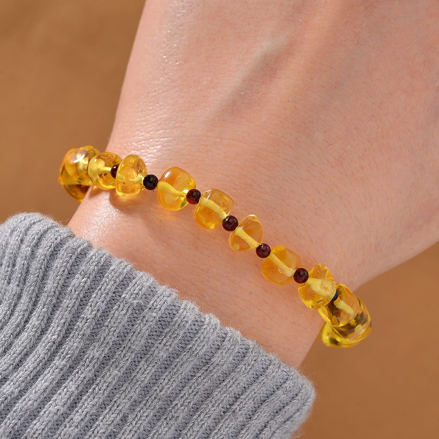 Amber Stone Stretchable Bracelet (Size 7-7.5) 25.0 Ct.