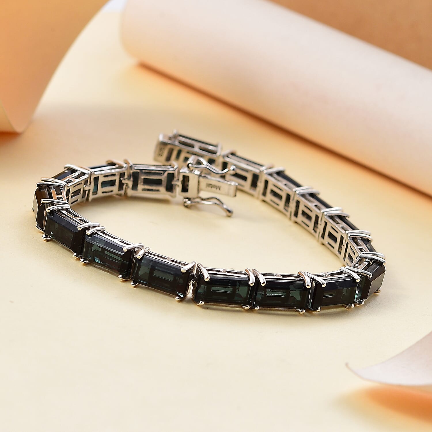 Alexandrite Triplet Quartz Linking Bracelet With GB Lock Box (Size - 7) in Rhodium Overlay Sterling Silver 33.30 Ct.