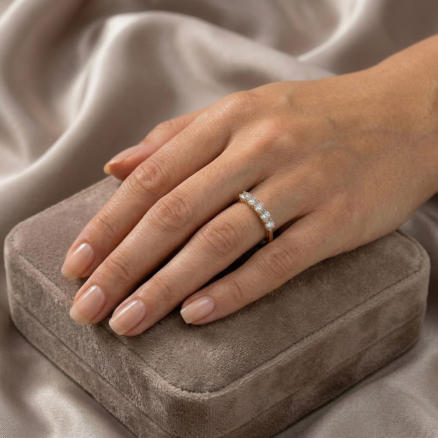 Luxuriant - 9K Yellow Gold SGL Certified (VS-GH) Lab Grown Diamond 5 Stone Ring 1.02 Ct.