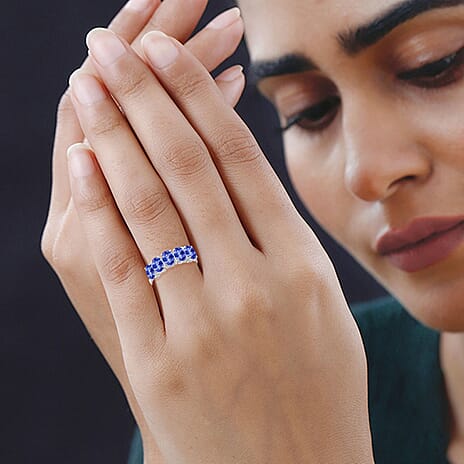 14K W Gold   Tanzanite  5 Stone Ring 2.25 ct,  Gold Wt. 4 Gms  2.250  Ct.