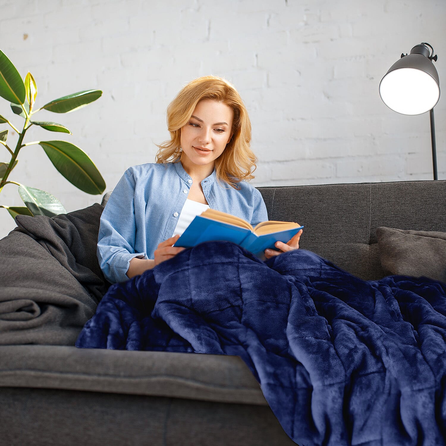 Fluffy Sherpa Fleece with a Soft and Smooth Plush Fleece Reverse - Weighted 6.9KG (Size 150x203 cm) - Navy Blue