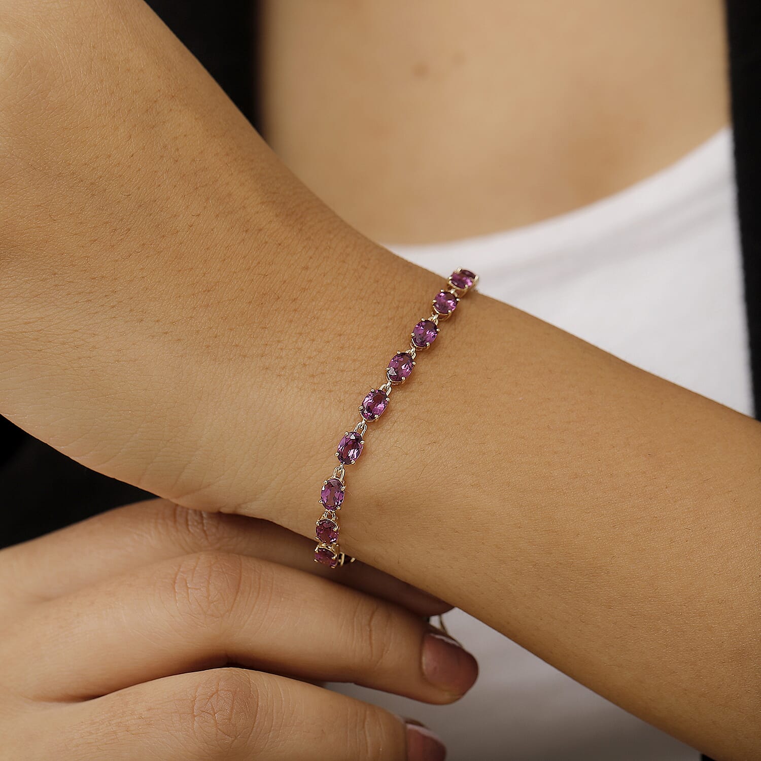 14K Yellow Gold Purple Garnet Bracelet (Size - 7.5) 12.26 Ct, Gold Wt. 3.15 Gms