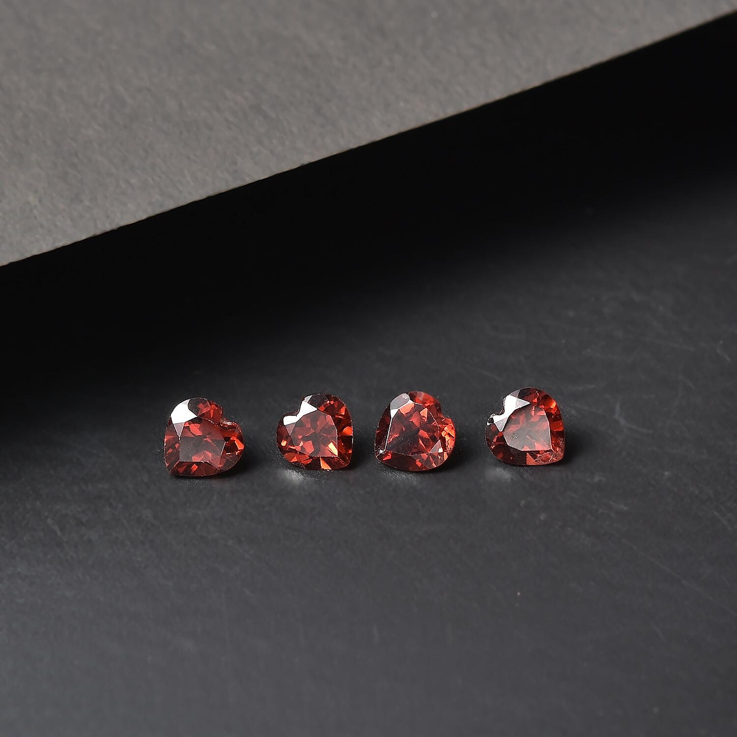 Red Garnet Heart Shape Gemstones 2.32 Ct