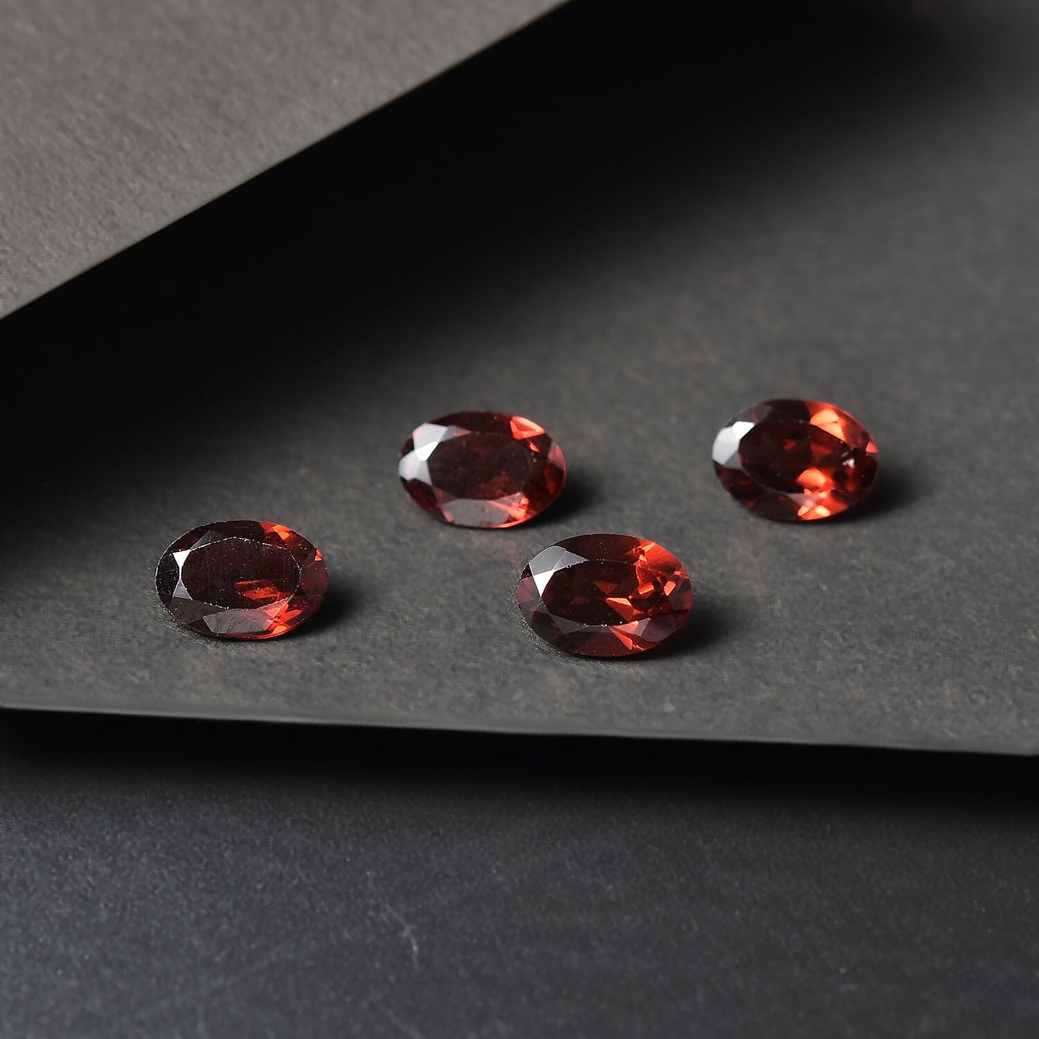 Red Garnet Oval Shape Gemstones 3.55 Ct
