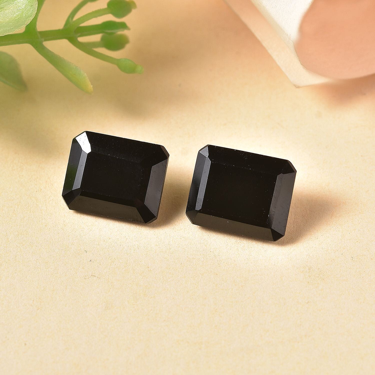 Black Spinel Octagon Shape Gemstones 9.39 Ct