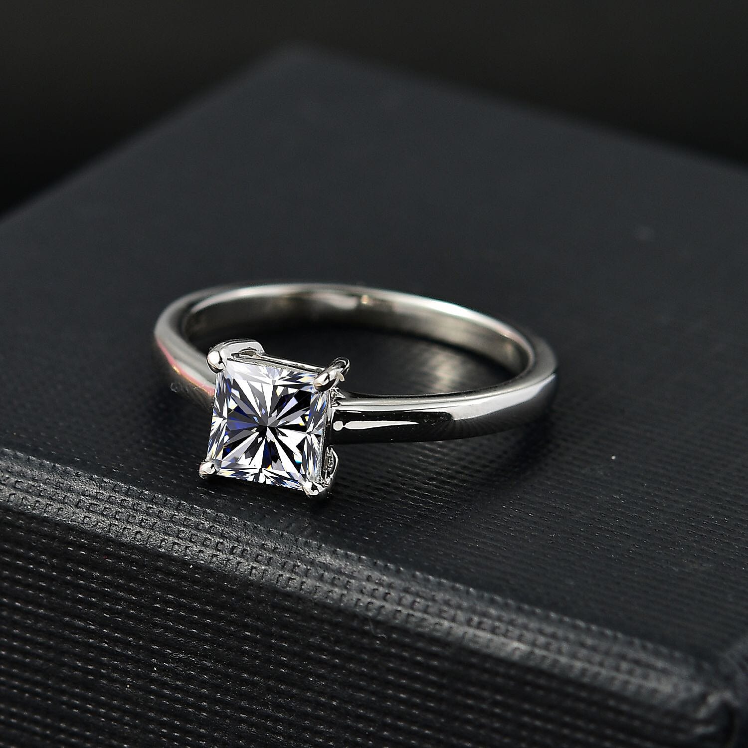 First Time Ever - Luxuriant Diamond - 950 Platinum SGL Certified Lab Grown Diamond (VS-G-H) Solitaire Ring 1.00 Ct.