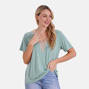 https://tjcuk.sirv.com/Products/80/2/8027069/Tamsy-Patterned-Blouse-Size-66x1-cm-Green-Sapphire-Blue_8027069_3.jpg?w=342&h=342