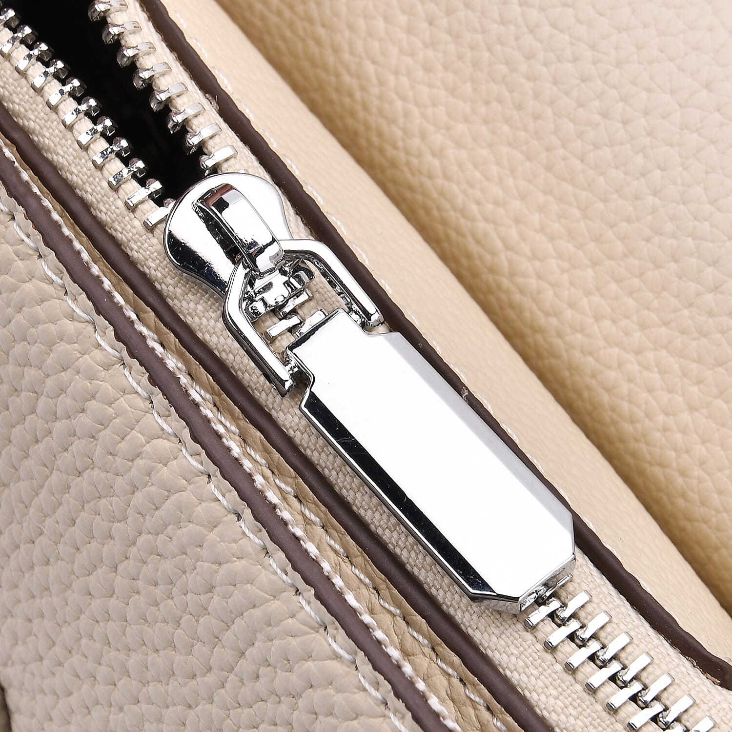 SUMPTUOUS QUALITY Stylish Two-Tone 100% Exquisite Genuine Leather Flap Crossbody with Brown Adjustable Strap - Off White