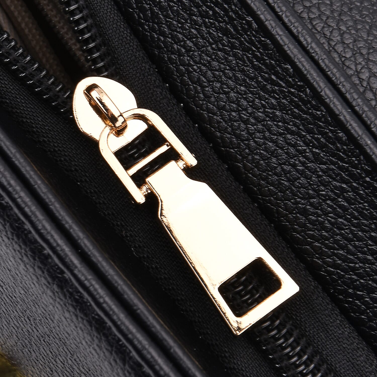 Elegant Flap Crossbody Bag with Adjustable Strap - Black