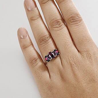 https://tjcuk.sirv.com/Products/80/3/8037177/Rhodolite-Garnet-Main-Stone-With-Side-Stone-Ring-in-Rhodium-Overlay-St_8037177_2.jpg?w=342&h=342