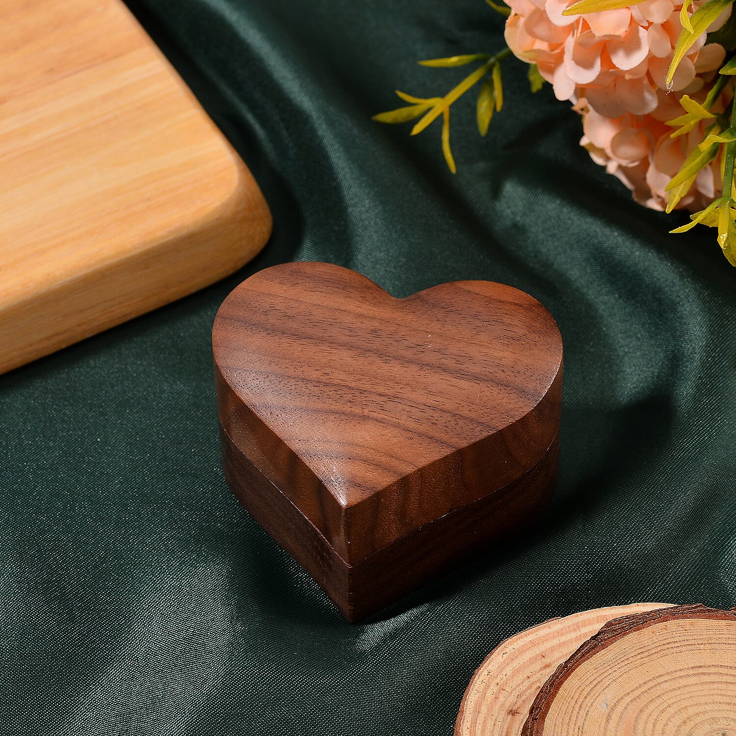 3D Curve Design Pendant Box (Size 6x5x3 cm)