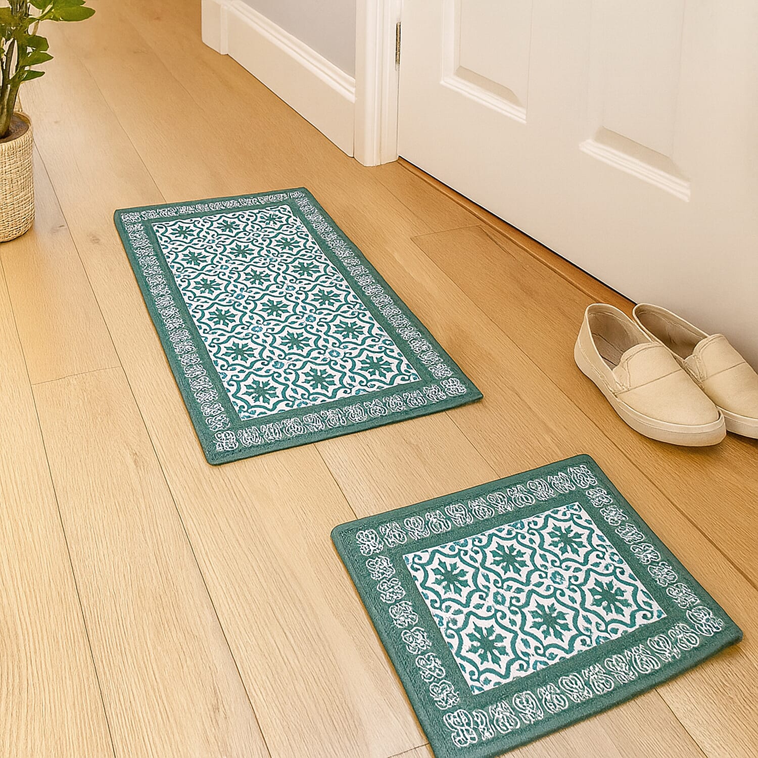 Set of 2 Machine Washable Door Mat (65cm x 45cm) & Runner (120cm x 45cm) With Anti Slip Base - Green