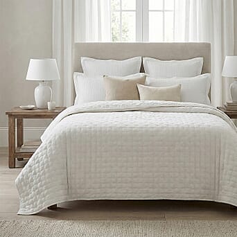 https://tjcuk.sirv.com/Products/80/5/8051361/Country-Club-Leon-Embossed-Bedspread-Size-260x240-cm-Vintage-White_8051361_1.jpg?w=342&h=342