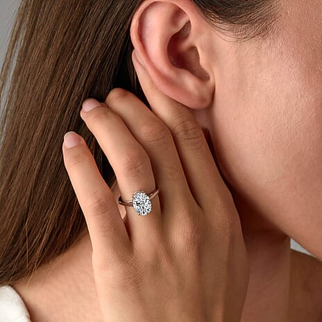 Luxuriant Diamond 950 Platinum IGI Certified Oval Cut Lab Grown Diamond Ring 3.02 Ct.