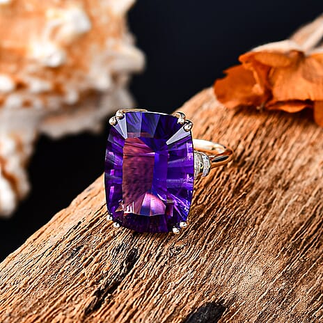 9K Yellow Gold AAA Zambian Amethyst & Natural  Diamond Ring 16.64 Ct. Gold Wt 3.75 Gms