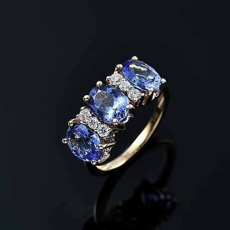 14K Yellow Gold  AA   Tanzanite ,  Lab Grown Diamond  SI 3 Stone Ring 4.47 ct,  Gold Wt. 2.65 Gms  3.889  Ct.