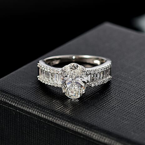 Luxuriant Diamond 950 Platinum IGI Certified Lab Grown Diamond (VS-1-F) Solitaire Diamond Oval Ring 2.32 Ct.