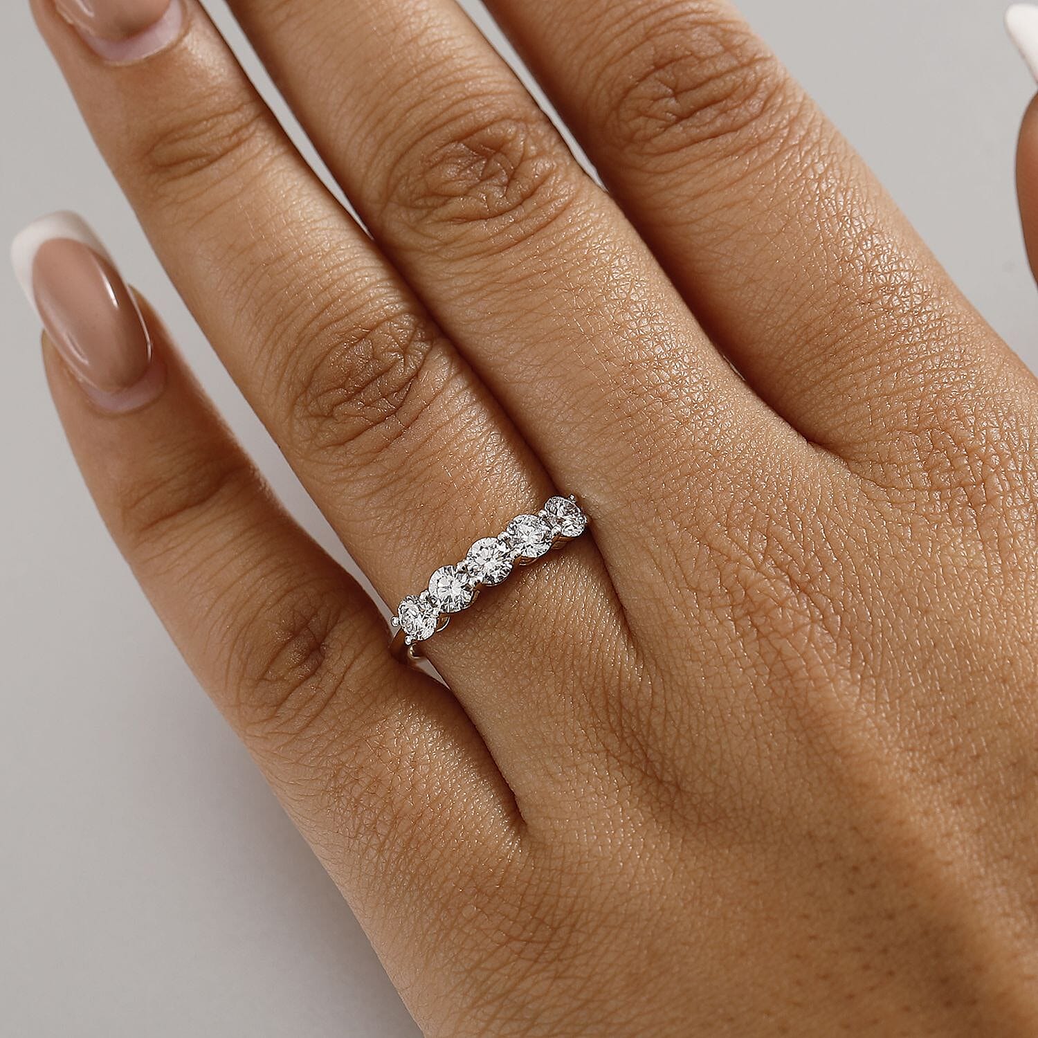 Luxuriant Diamond 9K Yellow Gold SGL Certified Lab Grown Diamond (VS-G-H) 5 Stone Ring 1.00 Ct.