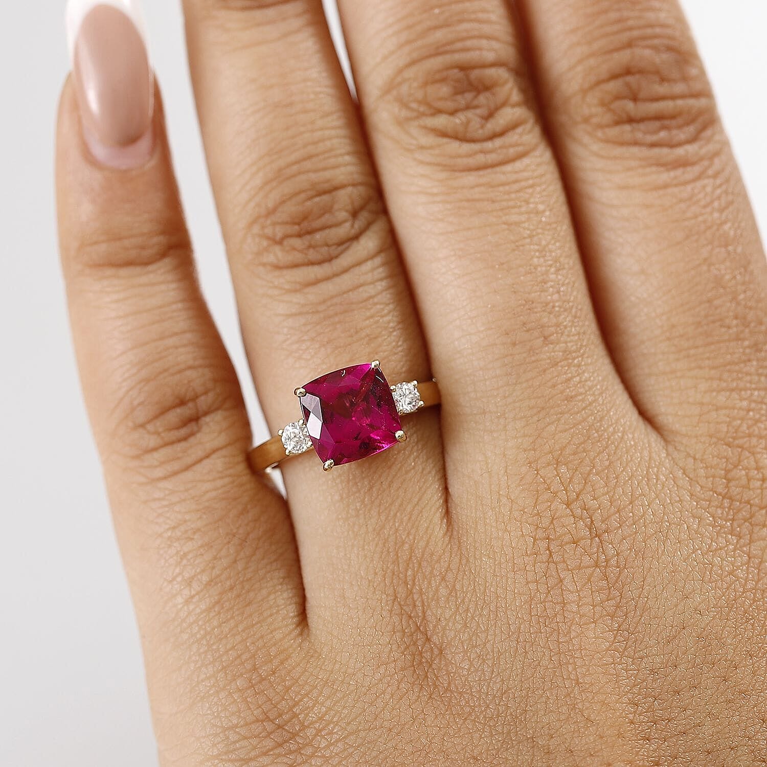 10K Yellow Gold AAA Lab Grown Bixbite, Lab Grown Diamond VS-EF Solitaire Ring, Gold Wt.2.54 Gms  3.085  Ct.