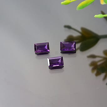 https://tjcuk.sirv.com/Products/80/6/8063541/African-Amethyst-Baguette-5x3-mm_8063541_1.jpg?w=342&h=342