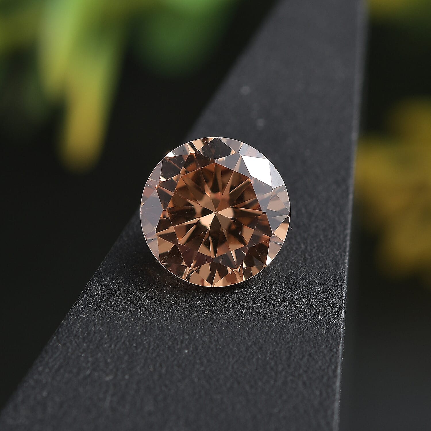 Champagne Cubic Zirconia Round Shape Gemstone 3.12 Ct.