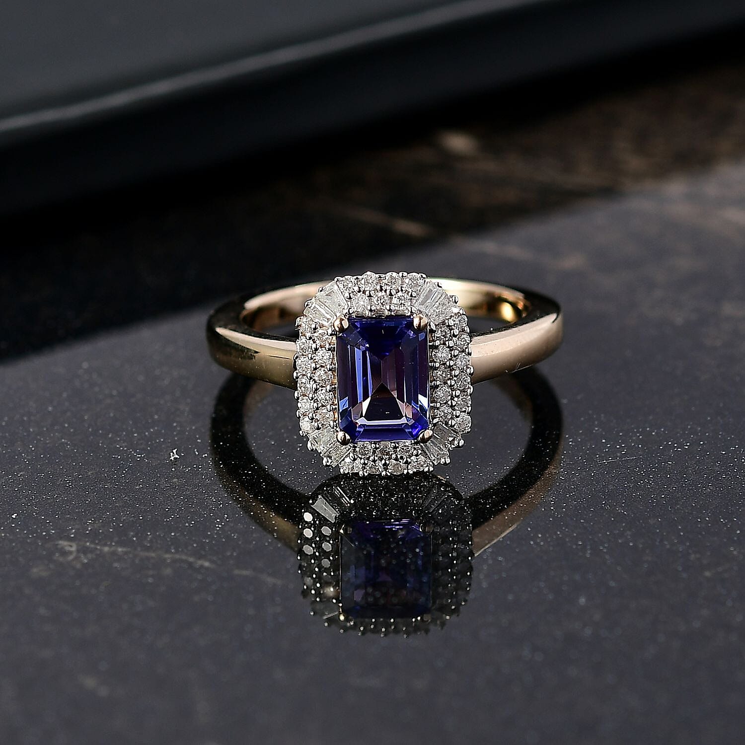 9K Yellow Gold Tanzanite & White Diamond Ring 1.18 Ct. Gold WT 3.00 Gms