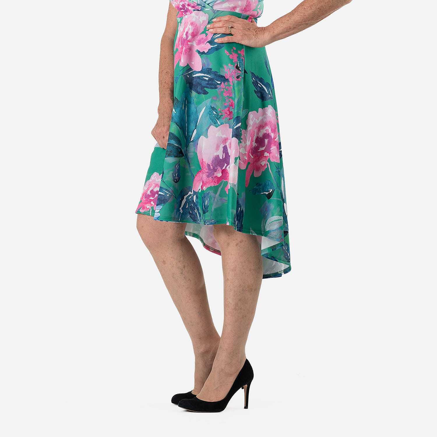 Floral Scatter Print V-Neck Sleeveless Dress Floral Scatter Print V-Neck Sleeveless Dress