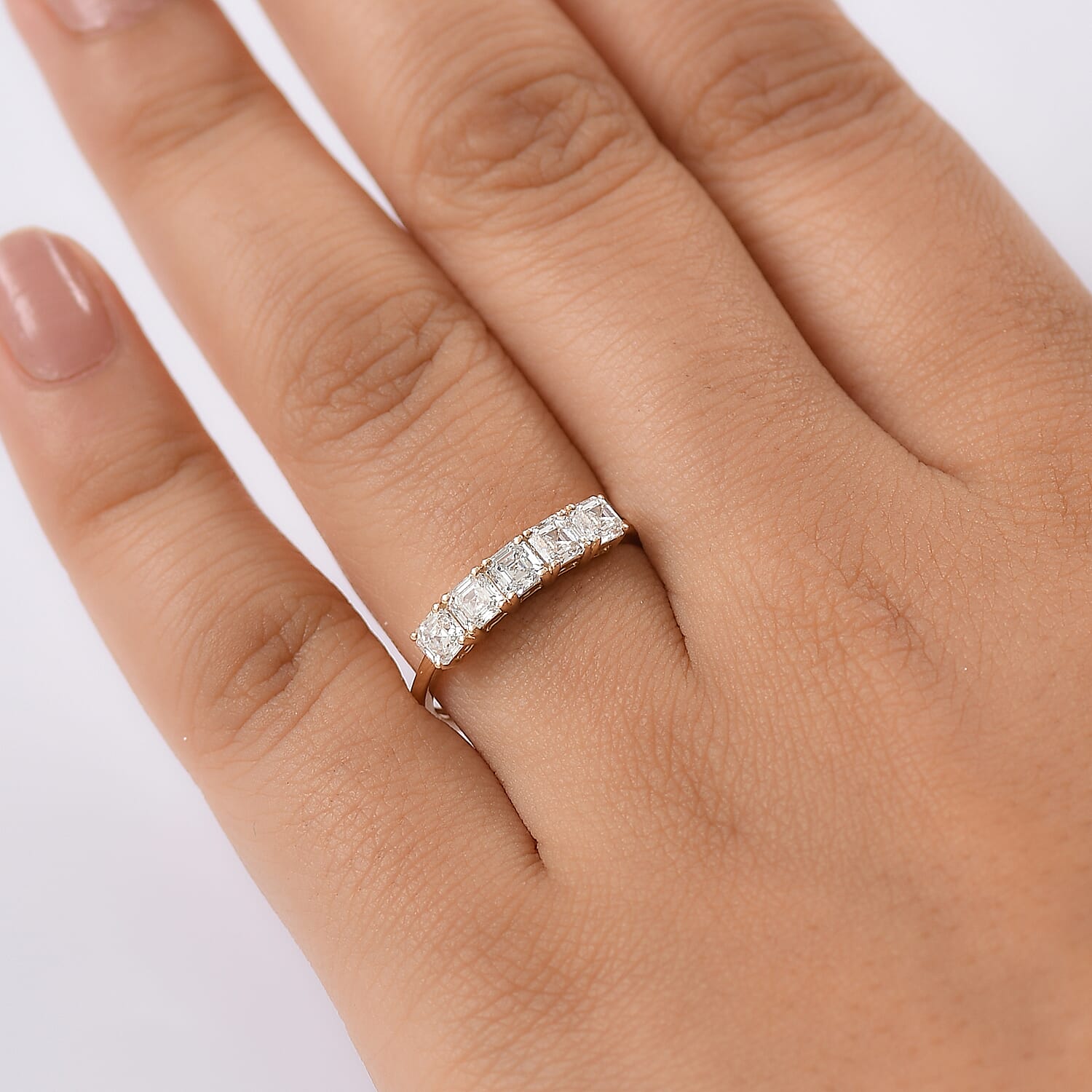 Luxuriant Diamond 9K Yellow Gold VS Lab Grown Diamond EF, VS 5 Stone Ring, Gold Wt.1.8 Gms  1.060  Ct.