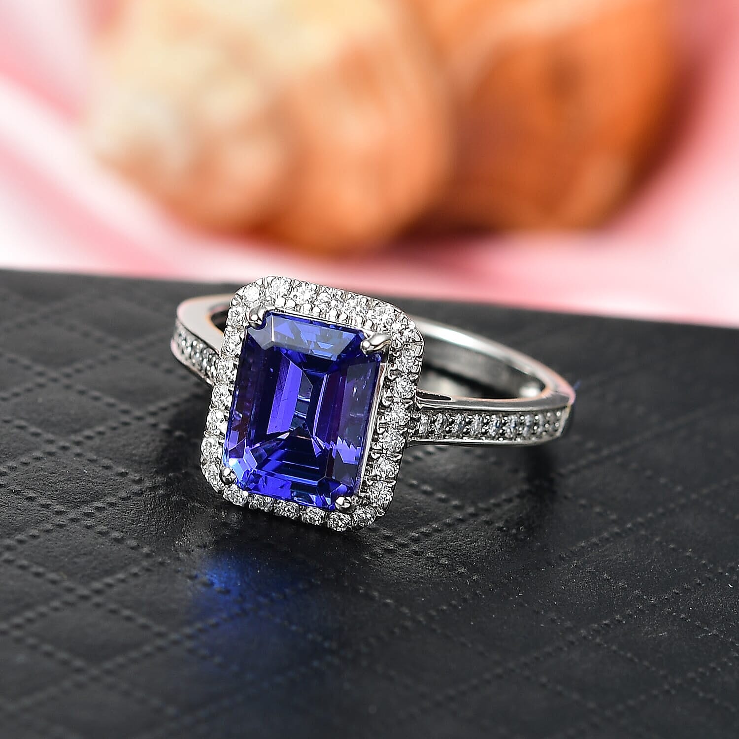 950 Platinum AAAA Tanzanite White Diamond VS-EF Solitaire Ring, Platinum Wt.6 Gms  4.414  Ct.