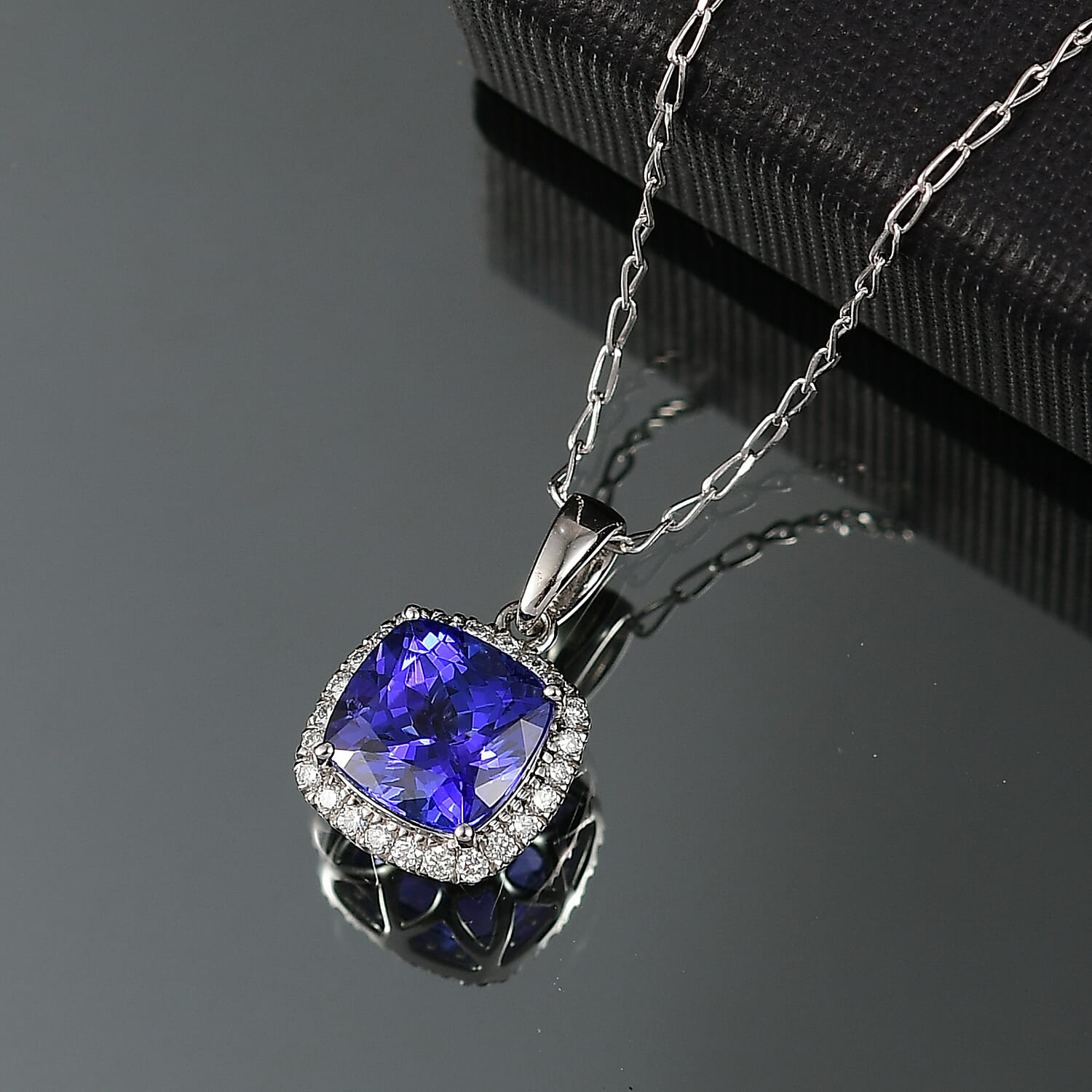 950 Platinum AAAA Tanzanite White Diamond VS-EF Main Stone With Side Stone Pendant, Platinum Wt.2.5 Gms  2.940  Ct.