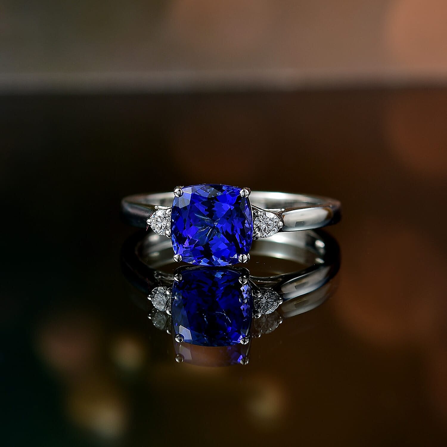 950 Platinum AAAA Tanzanite White Diamond VS-EF Solitaire Ring, Platinum Wt.5 Gms  2.790  Ct.