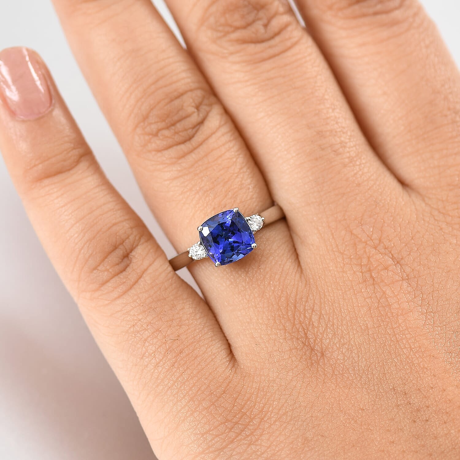 950 Platinum AAAA Tanzanite White Diamond VS-EF Solitaire Ring, Platinum Wt.5 Gms  2.790  Ct.
