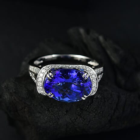 The Majesty - Luxuriant Diamond 950 Platinum AAAA Tanzanite & Lab Grown Diamond (VS-E-F) Solitaire Ring 7.02 Ct, Platinum Wt. 8.40 Gms.