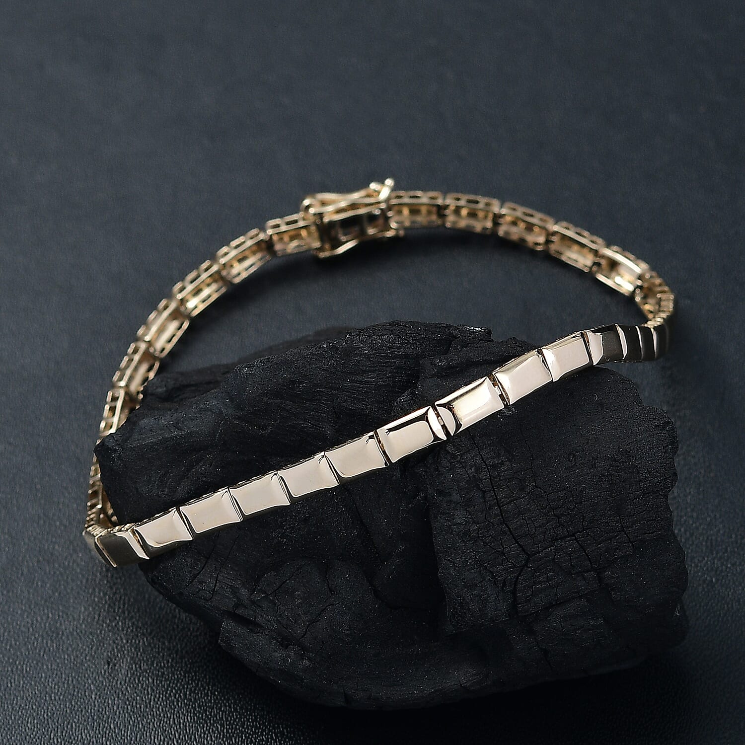 Biggest Designer Closeout Deal - 9K Yellow Gold Bar Bracelet (Size - 7.5), Gold Wt. 5.09 Gms Biggest Designer Closeout Deal - 9K Yellow Gold Bar Bracelet (Size - 7.5), Gold Wt. 5.09 Gms