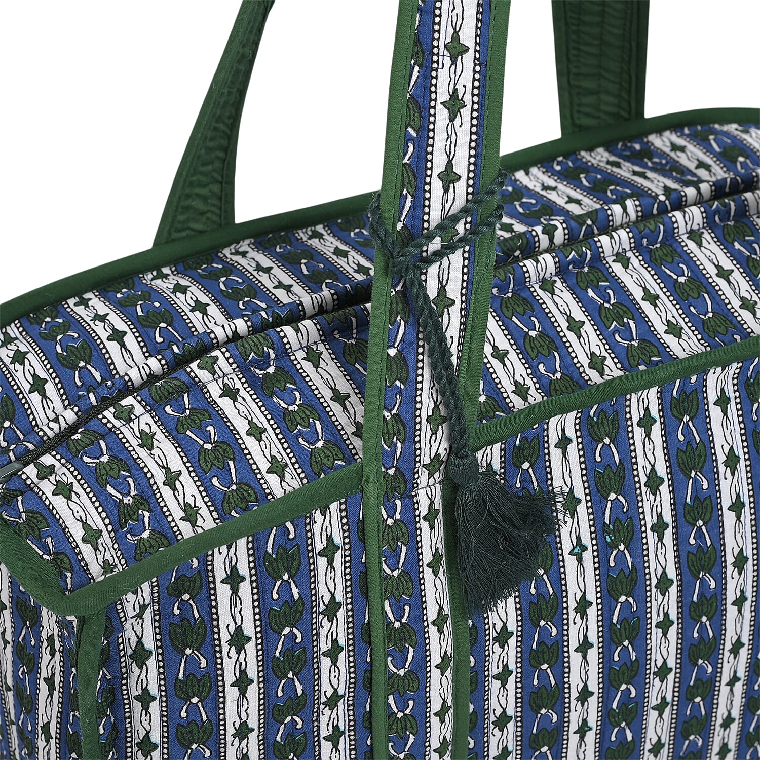 Quilted Fabric Stripe Pattern Tote Bag with Zipper Closure - White & Blue
