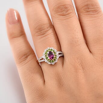 https://tjcuk.sirv.com/Products/80/8/8086722/Radiant-Ember-Garnet-Natural-Chrome-Diopside-White-Zircon-Ring-in-18K-_8086722_2.jpg?w=342&h=342