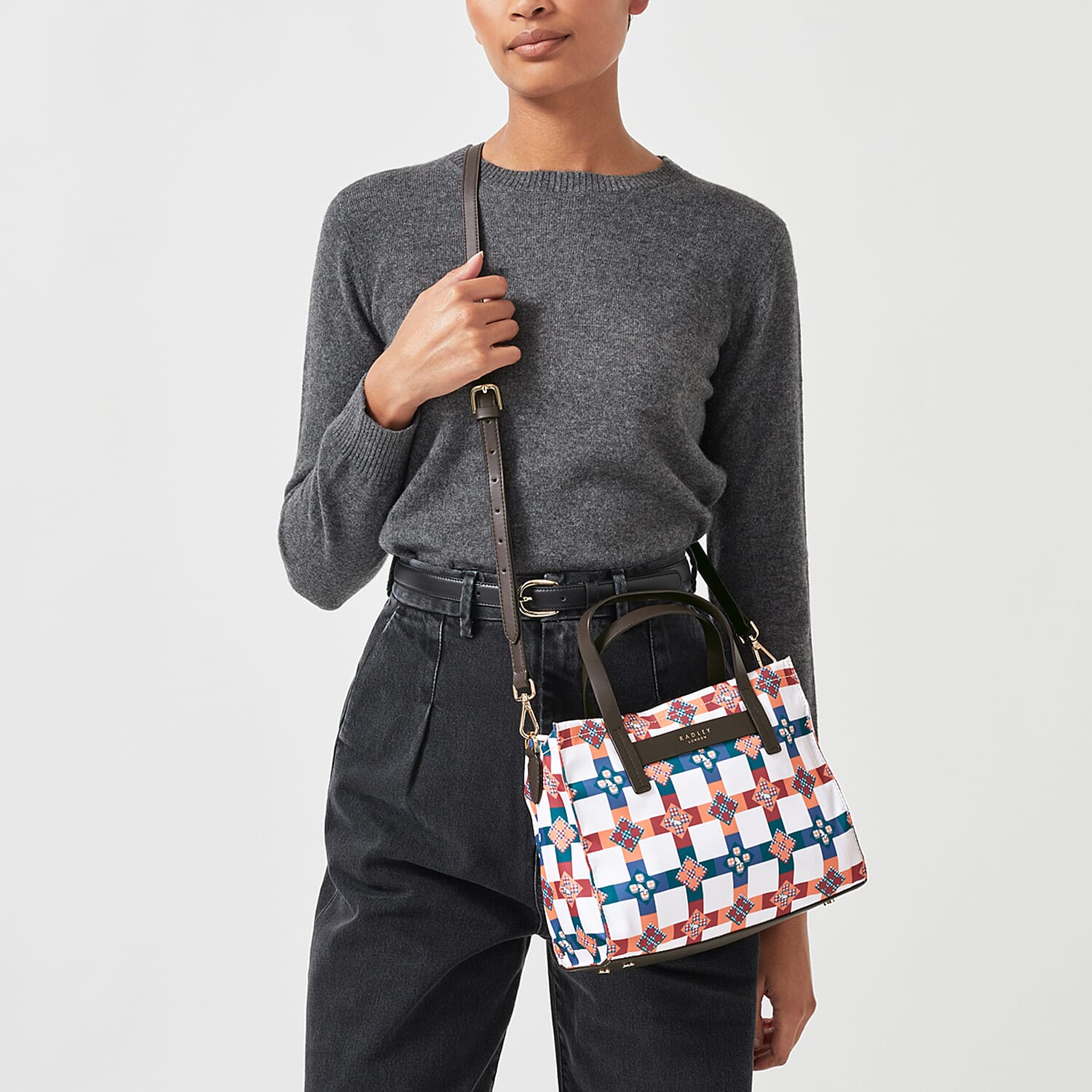 RADLEY 春の牧草地 ミディアムジップトップグラブ Radley London Finsbury Park Patchwork Medium Ziptop Grab Bag