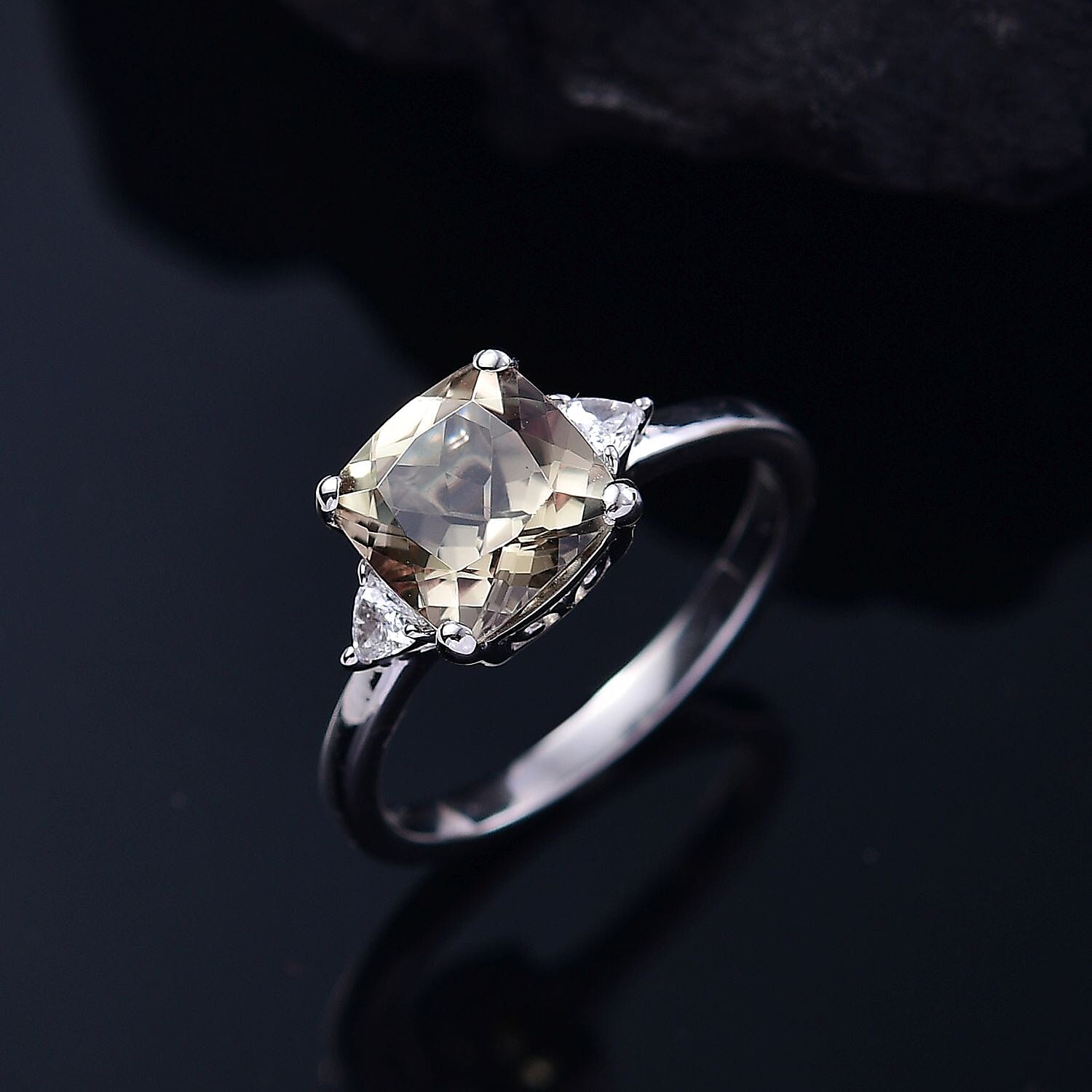 Luxuriant 950 Platinum AAA Turkizite Lab Grown Diamond (VS-EF) Ring 2.90 Ct, Platinum Wt. 4.33 Gms.
