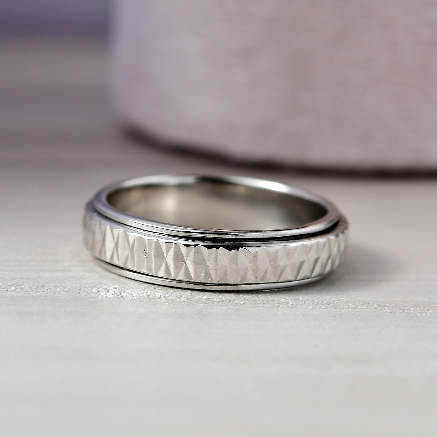 CloseOut Deal- 950 Platinum Band Spinner Ring, Platinum Wt.5.75 Gms