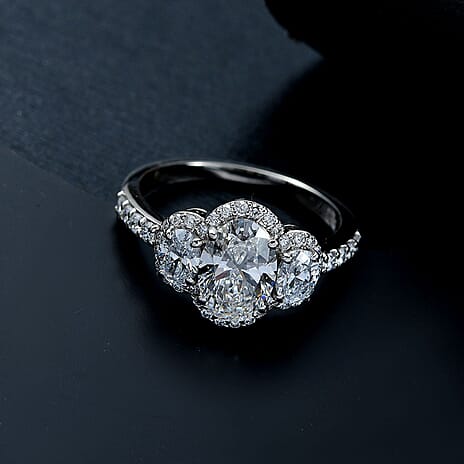 Luxuriant Diamond 950 Platinum IGI Certified (VS-EF) Lab Grown Diamond Ring 2.50 Ct, Platinum wt. 4.60 Gms.