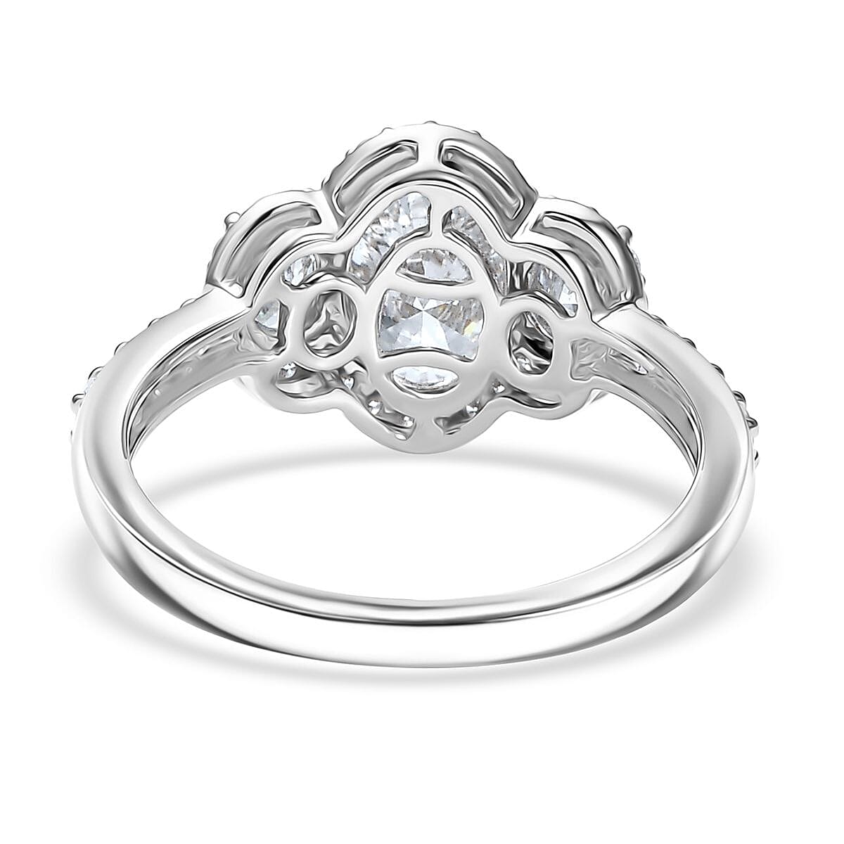 Luxuriant Diamond 950 Platinum IGI Certified (VS-EF) Lab Grown Diamond Ring 2.50 Ct, Platinum wt. 4.60 Gms. Luxuriant Diamond 950 Platinum IGI Certified (VS-EF) Lab Grown Diamond Ring 2.50 Ct, Platinum wt. 4.60 Gms.