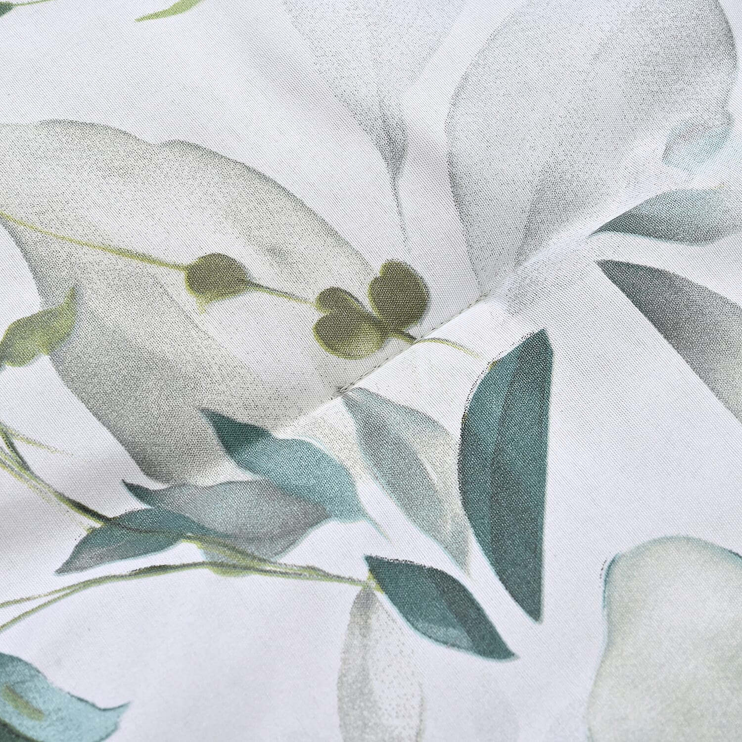 Boutique Bedding Collection - Lightweight Leaf Design Comforter With 2 Pillowcases (Size Double)